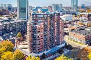 25 Forest St in Stamford, CT - Building Photo