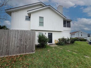 10 April Point Dr N in Montgomery, TX - Building Photo - Building Photo