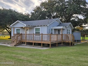 3374 Grand Point Hwy in Breaux Bridge, LA - Building Photo - Building Photo