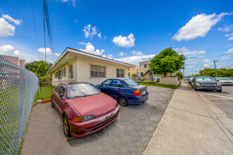 221 NW 16th Ave in Miami, FL - Building Photo - Building Photo