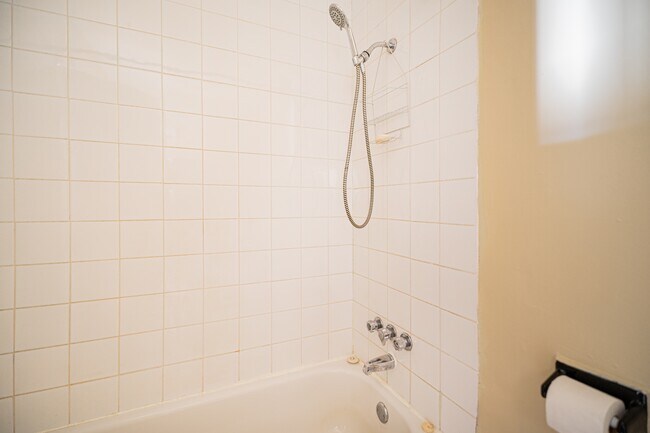 411 Av. Copernic in Laval, QC - Building Photo - Building Photo
