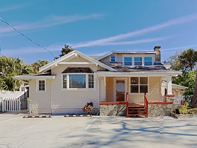 property at 628 N Halifax Ave