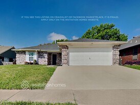 8213 Mark Ln in Watauga, TX - Building Photo