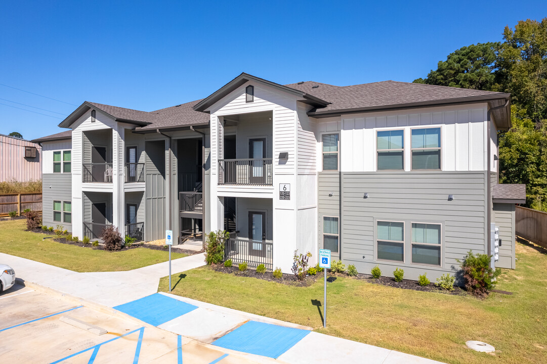 Nathan Village in West Monroe, LA - Building Photo