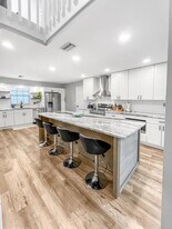 12989 Meadowbreeze Dr, Unit 5214-BA in Wellington, FL - Building Photo