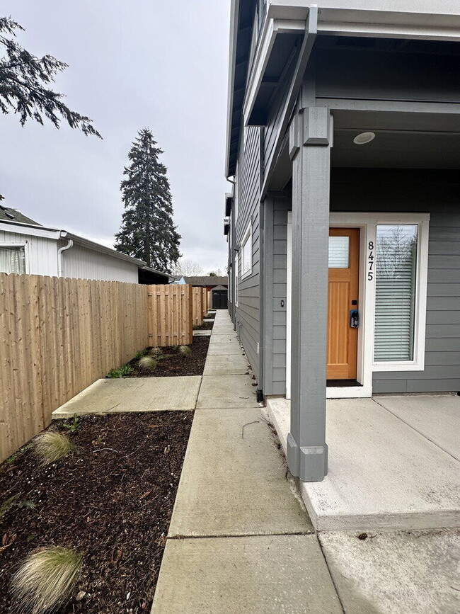8479 SE 64th Ave in Portland, OR - Building Photo - Building Photo