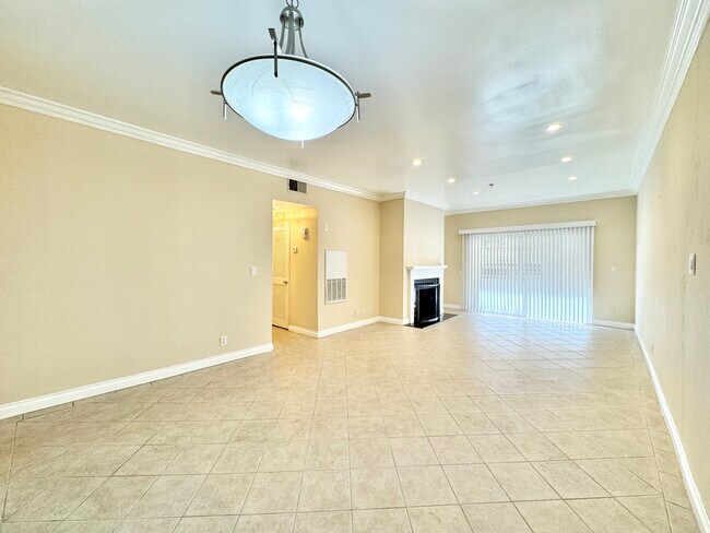 2915 Montrose Ave, Unit 331 in Glendale, CA - Foto de edificio - Building Photo
