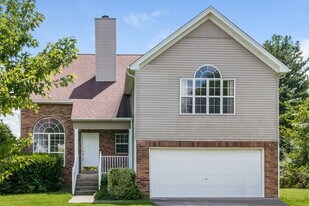 207 Fairfield Dr in Smyrna, TN - Building Photo