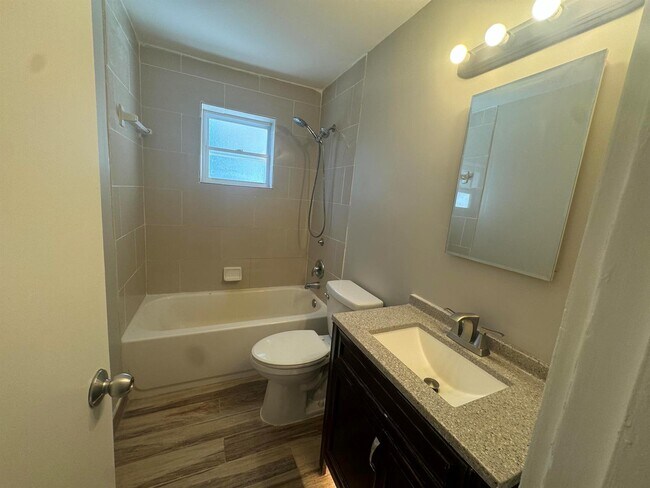 8817 Dania Dr in Palm Beach Gardens, FL - Building Photo - Building Photo