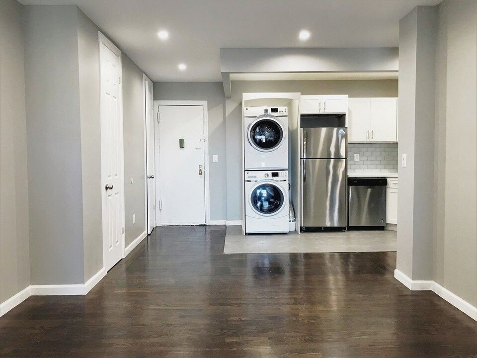 2401 Davidson Ave in Bronx, NY - Building Photo