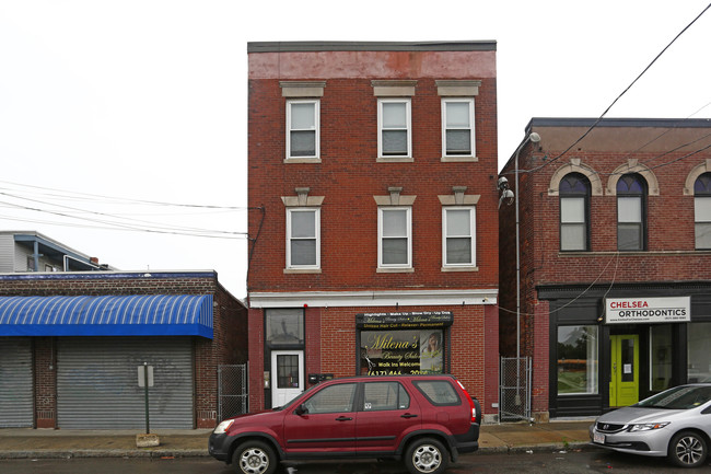 135 Arlington St in Chelsea, MA - Foto de edificio - Building Photo