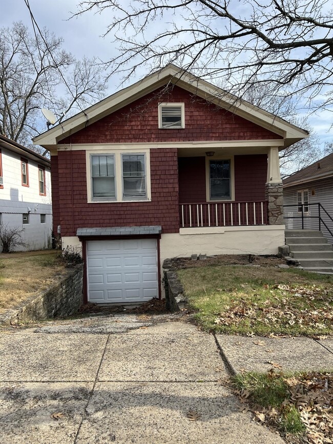 property at 3104 Cavanaugh Ave