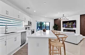 9958 SW 216th St in Miami, FL - Building Photo - Building Photo