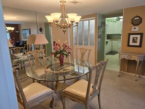 112 Lake Dora Dr in West Palm Beach, FL - Building Photo - Building Photo