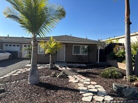 264 Rosebay Dr in Encinitas, CA - Building Photo