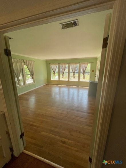 107 E Holland St in San Marcos, TX - Foto de edificio - Building Photo