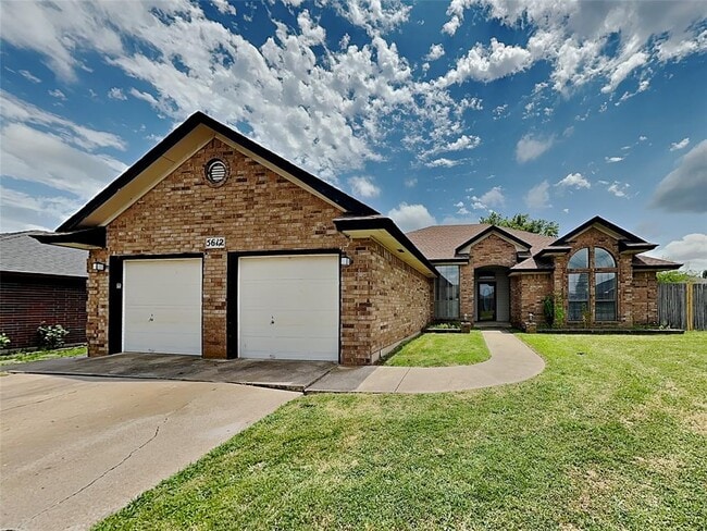 property at 5612 SE 85th St