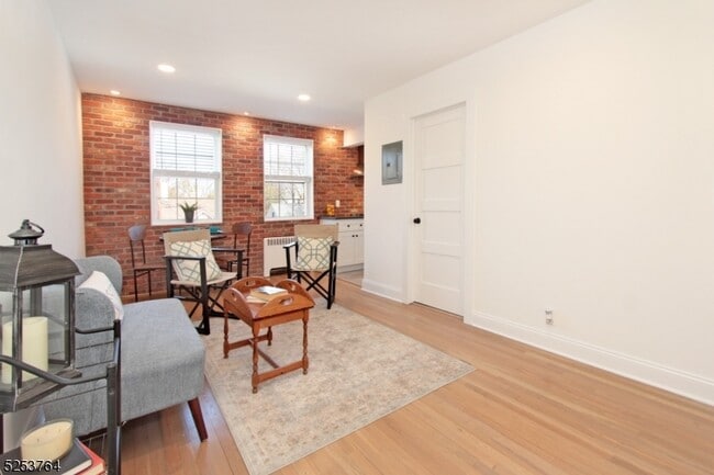 378 Claremont Ave in Montclair, NJ - Building Photo - Building Photo