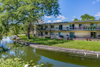 Pirate Island Apartments in Monona, WI - Building Photo - Building Photo