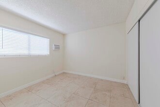1381 Burwood St, Unit 1 in La Habra, CA - Building Photo - Building Photo