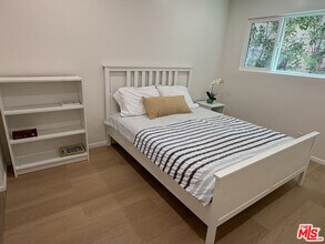 828 Lincoln Blvd in Santa Monica, CA - Building Photo - Building Photo