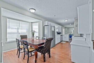 6121 Whitman Ave in Fort Worth, TX - Building Photo - Building Photo