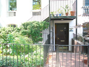 324 E 30th St in New York, NY - Building Photo - Building Photo