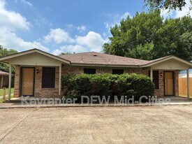 621 Race St in Crowley, TX - Building Photo