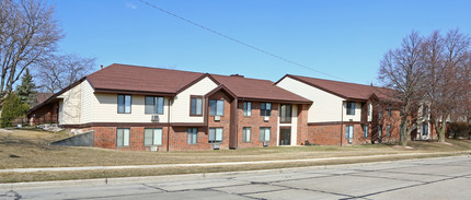 Washington Court in Racine, WI - Foto de edificio - Building Photo