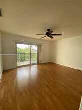 2155 NE 122nd St in North Miami, FL - Foto de edificio - Building Photo