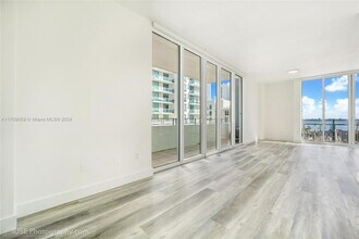 350 NE 24th St, Unit #507 in Miami, FL - Building Photo - Building Photo