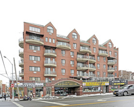 College Tower Condominums in Flushing, NY - Building Photo - Building Photo