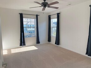 1685 Halesworth Ln in Virginia Beach, VA - Building Photo - Building Photo