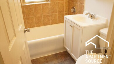 2747 N Spaulding Ave, Unit 316 in Chicago, IL - Building Photo - Building Photo