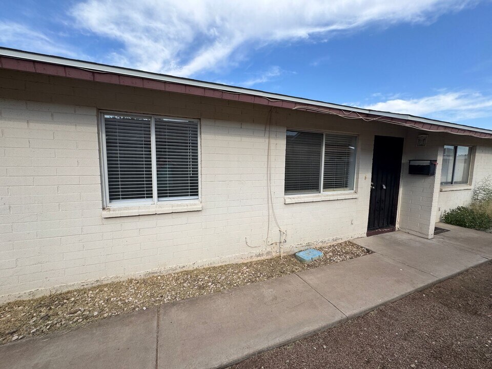 147 E Ingram St in Mesa, AZ - Building Photo