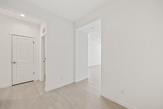 821 Amanecer Ave in Clovis, CA - Building Photo - Building Photo