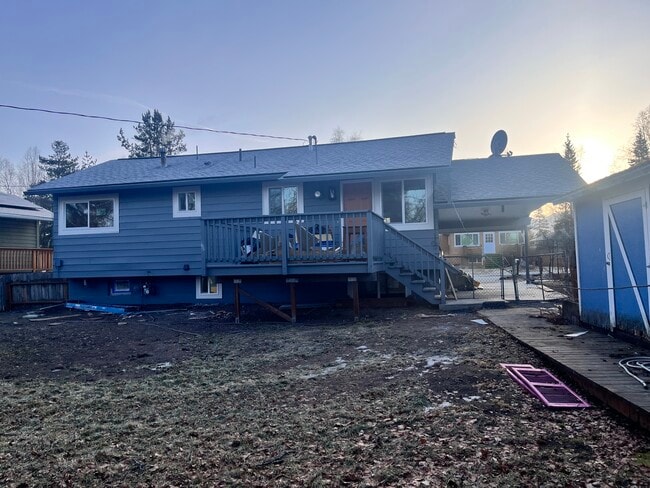 2051 Campbell Pl in Anchorage, AK - Building Photo - Building Photo