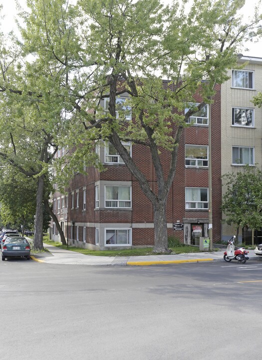 3397 Édouard-Montpetit in Montréal, QC - Building Photo