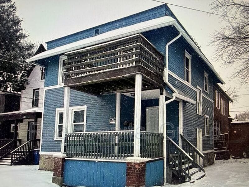 709 Townsend Pl in Niagara Falls, NY - Building Photo