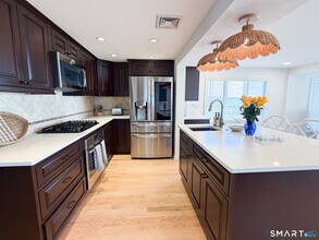 18 Field Ct in Milford, CT - Building Photo - Building Photo