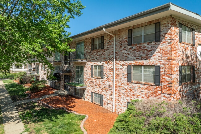 811 State St in Emporia, KS - Foto de edificio - Building Photo