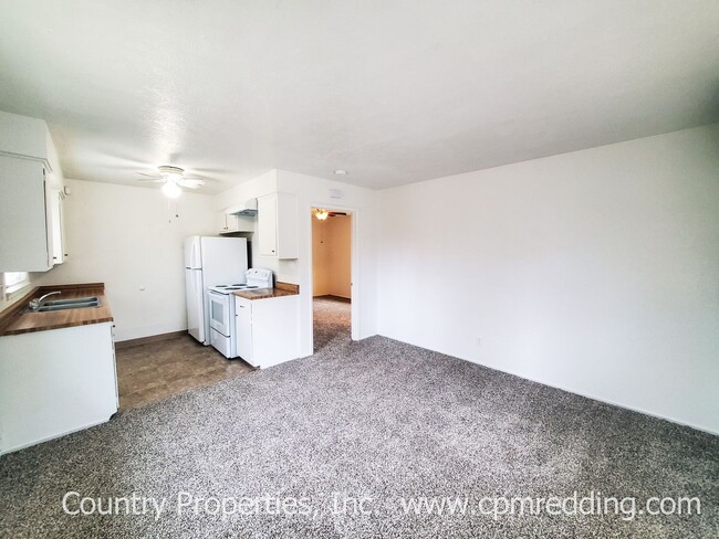 1526 Chestnut St in Redding, CA - Building Photo - Building Photo