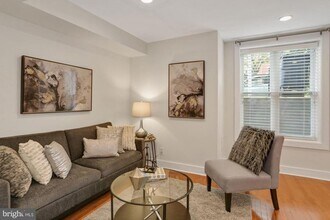 43 Hanover Pl NW in Washington, DC - Building Photo - Building Photo