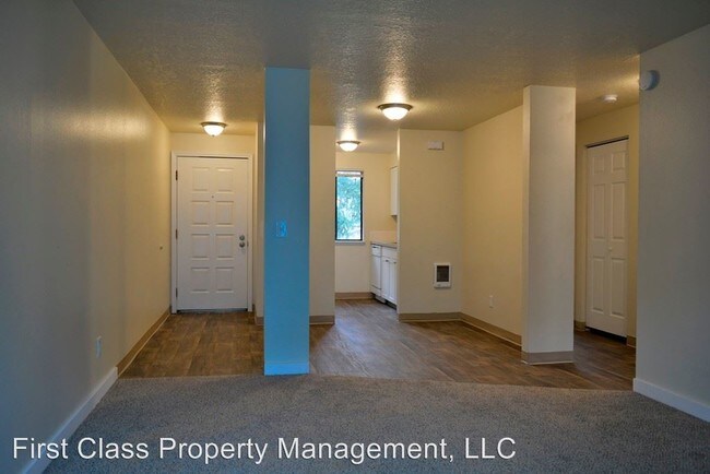 20125 SW Tualatin Valley Hwy-Unit -UNIT 27 in Beaverton, OR - Building Photo - Building Photo