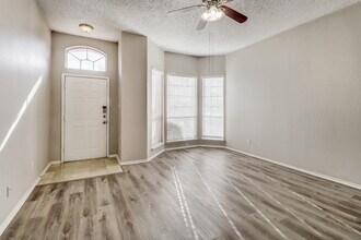 1511 Springwood Dr in Mesquite, TX - Foto de edificio - Building Photo