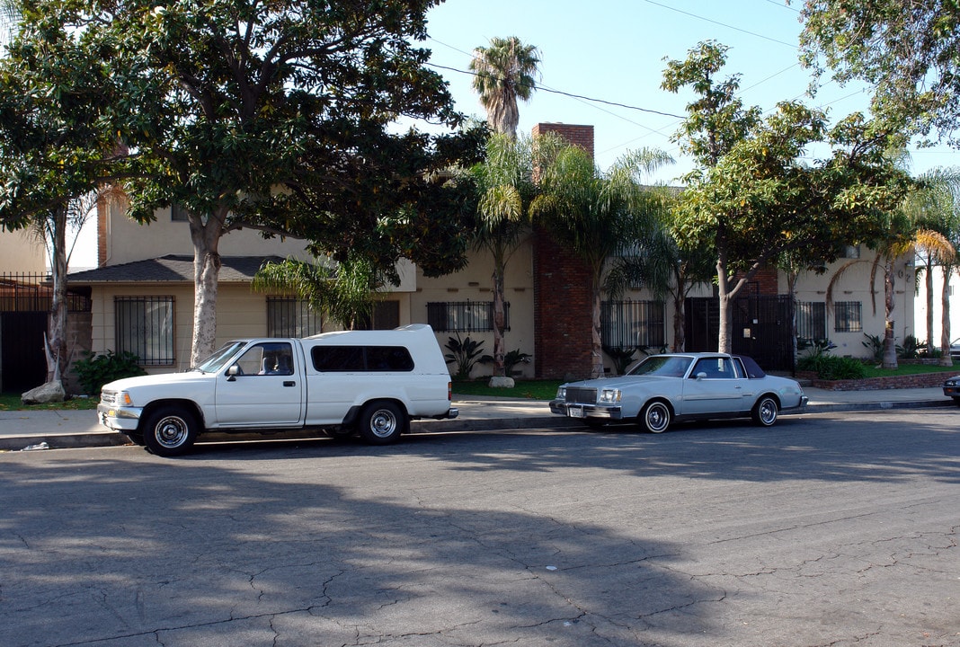 202 E Hazel St in Inglewood, CA - Foto de edificio