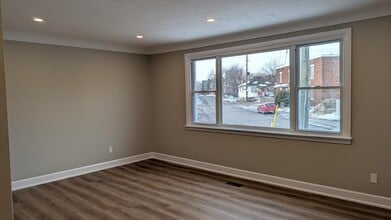 246 Ste-Anne Av in Ottawa, ON - Building Photo - Building Photo