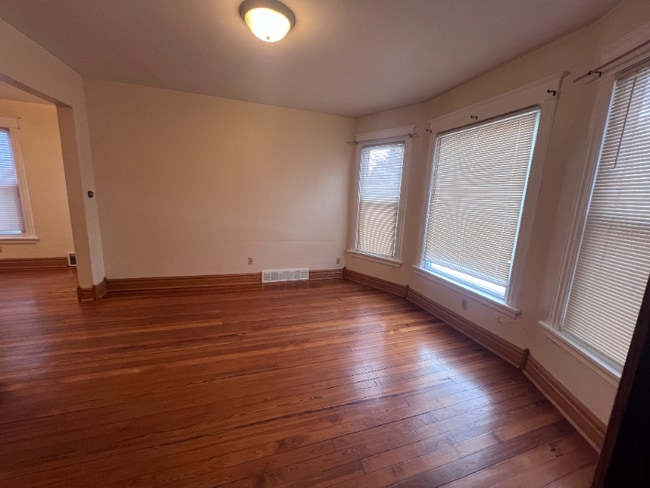 153 Dunning St, Unit 1 in Madison, WI - Foto de edificio - Building Photo