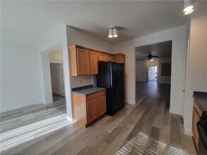 3274 Bronze Leaf St in Las Vegas, NV - Building Photo - Building Photo