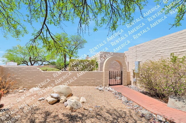 5421 N Paseo de la Pereza in Tucson, AZ - Building Photo - Building Photo
